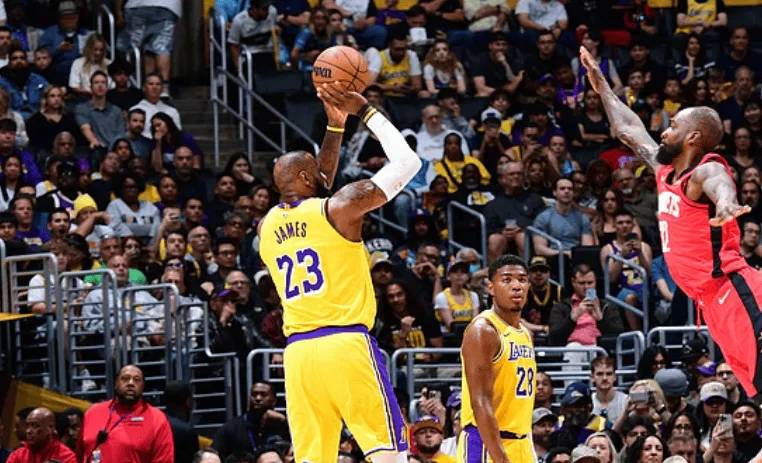 乐鱼电竞-关于李明全场砍下34分，成为球队最大得分手！的信息