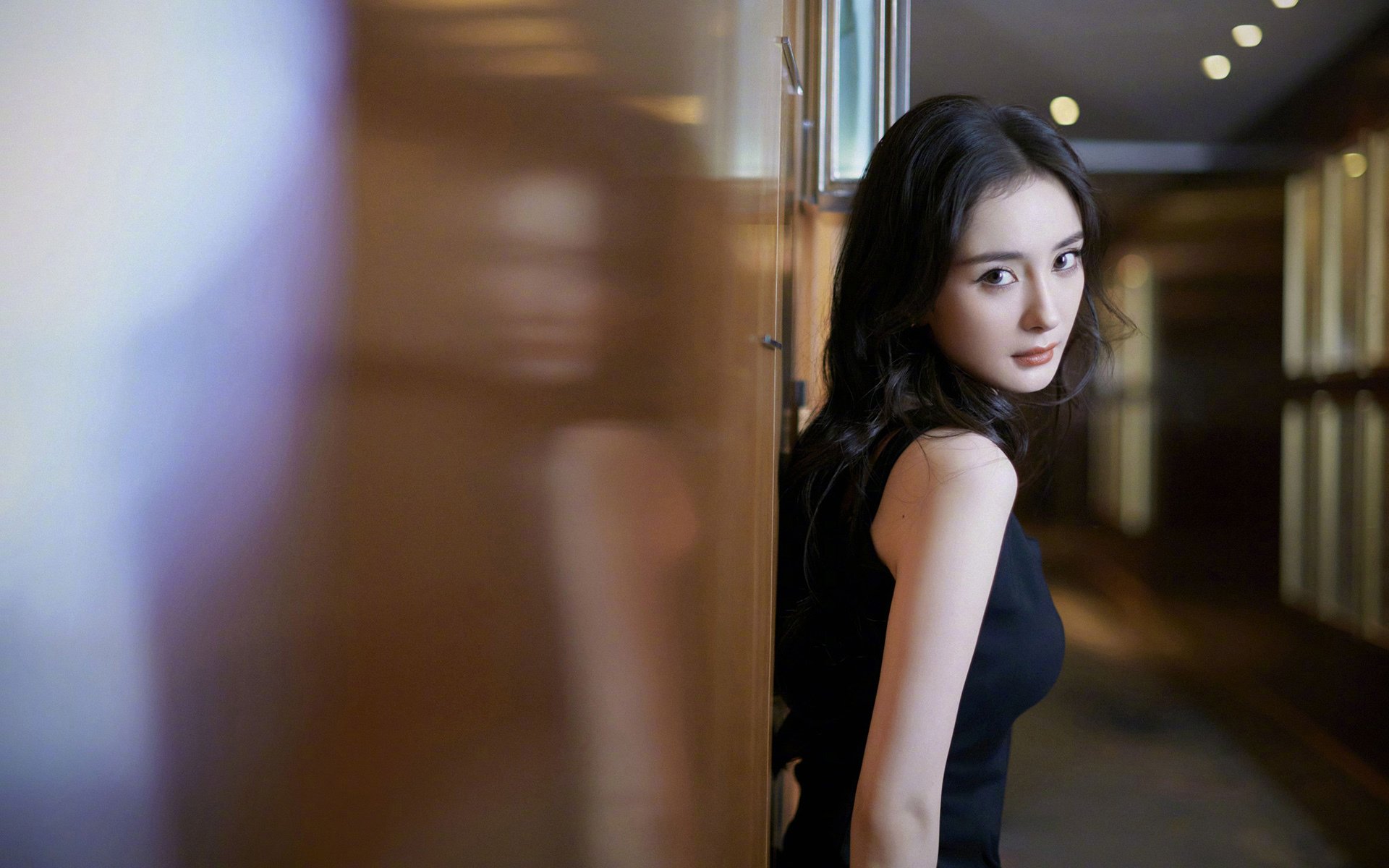 西班牙队内氛围积极，团结一心冲金，西班牙队队歌