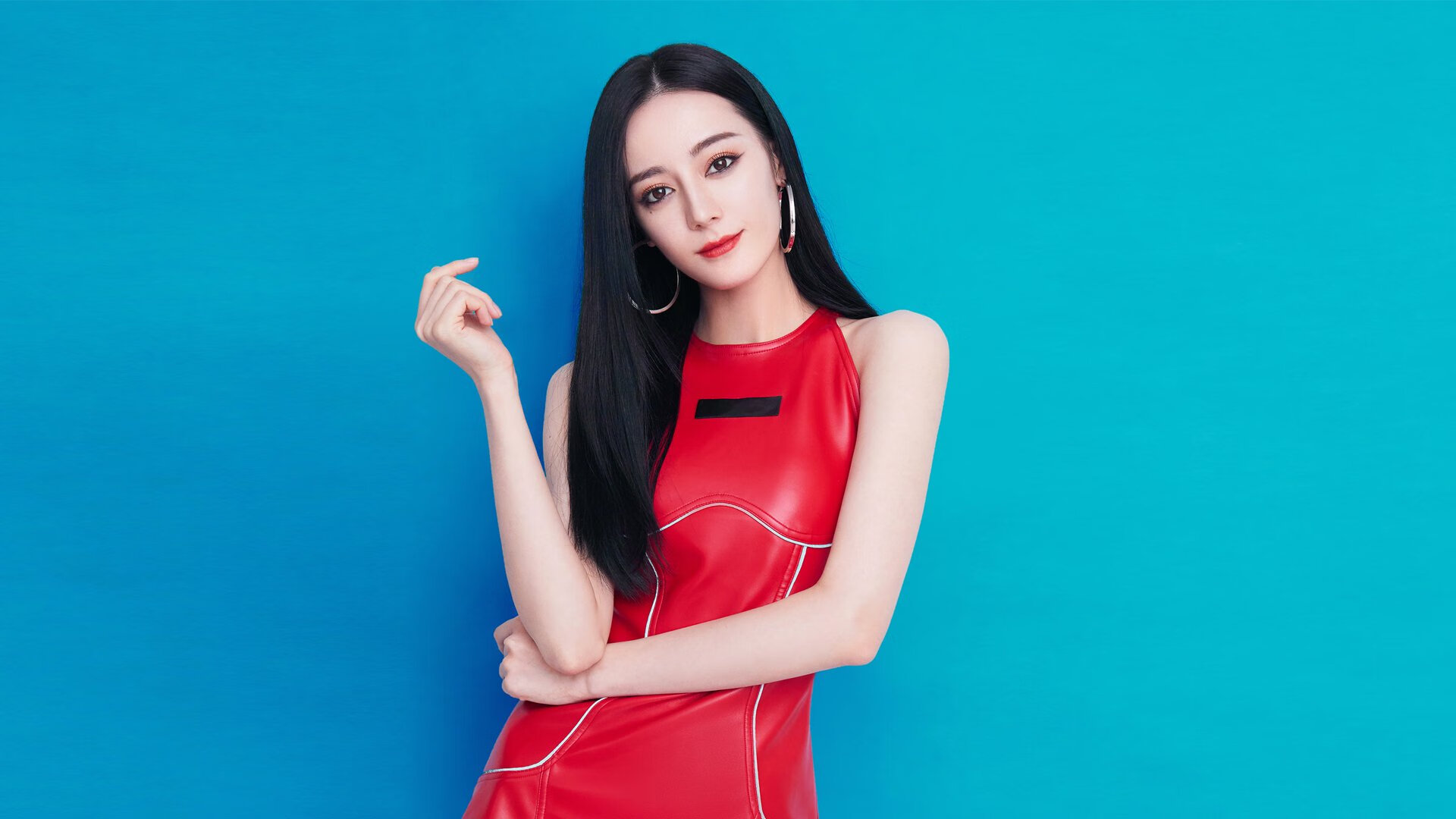 “垒球决战激烈进行!新都赛场悬念迭起”