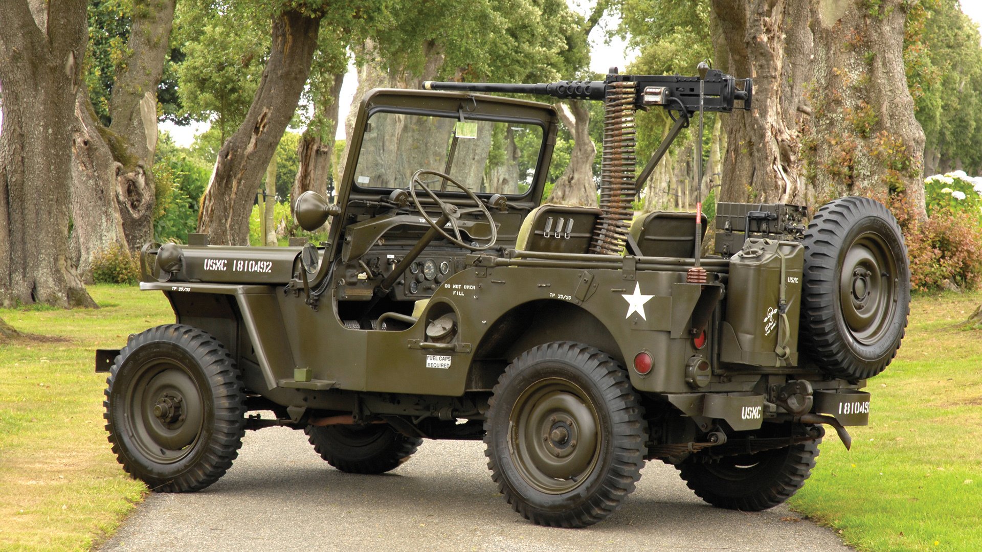 APP下载 LY Sports-篮网锋线球员展示极限弹跳能力，篮网锋线球员展示极限弹跳能力是多少