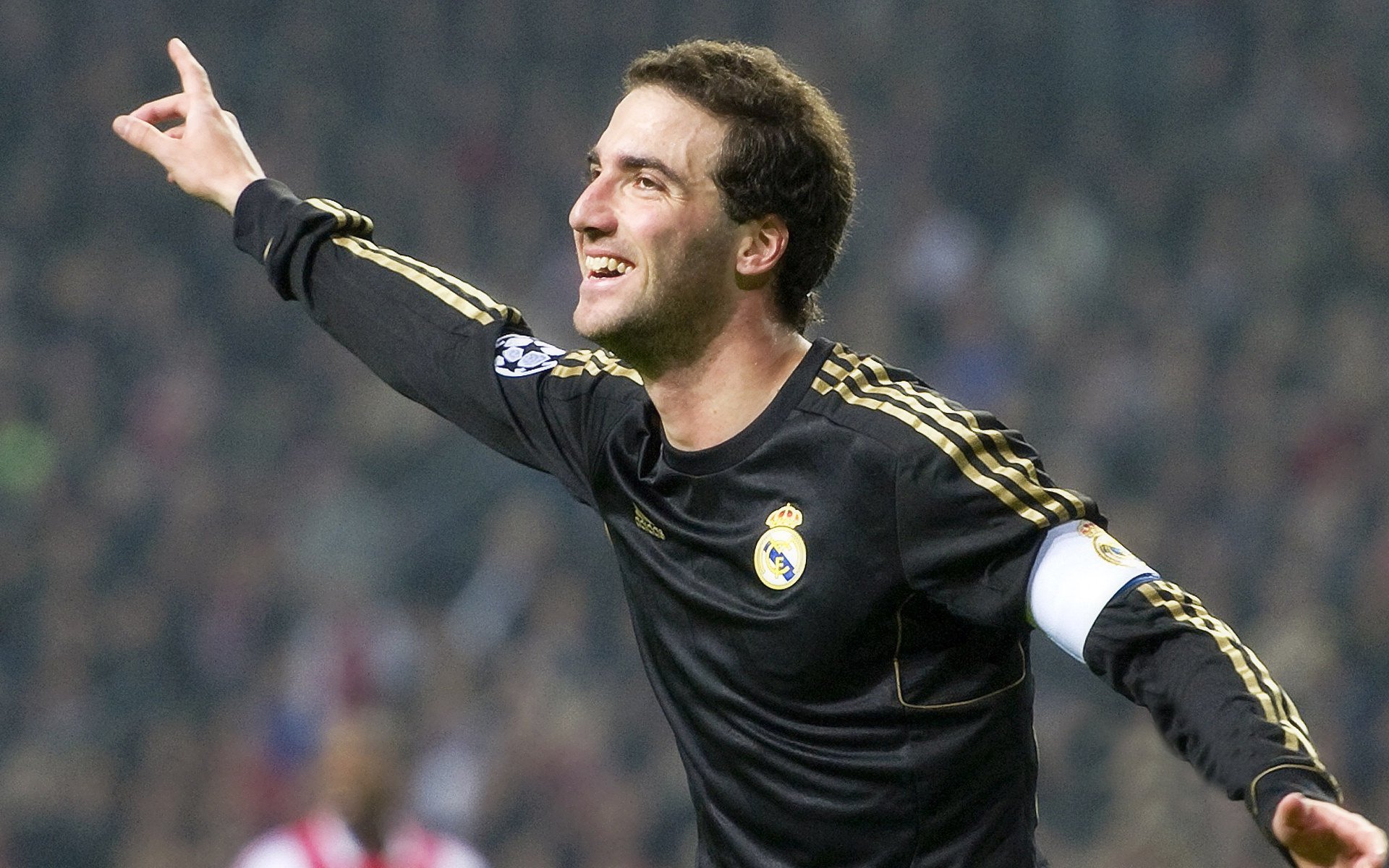 _全息投影运动会：未来体育的新玩法_，全息投影足球赛