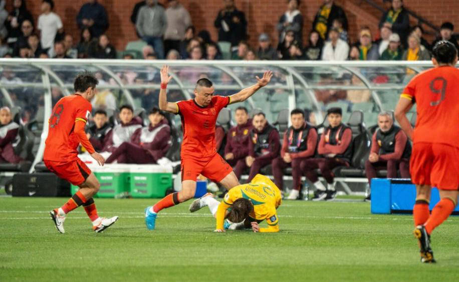 关于《中国男足热身赛大胜，备战世界杯预选赛》的信息