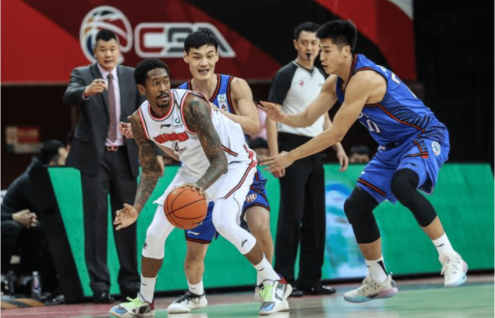 包含黄蜂博雷戈战术灵活，球队能否冲击季后赛？的词条